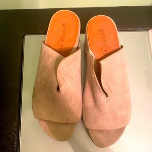 Brand new tan Gentle Souls platform shoes